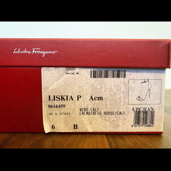 BRAND NEW Salvatore Ferragamo Womens Heels booties - Picture 9 of 10